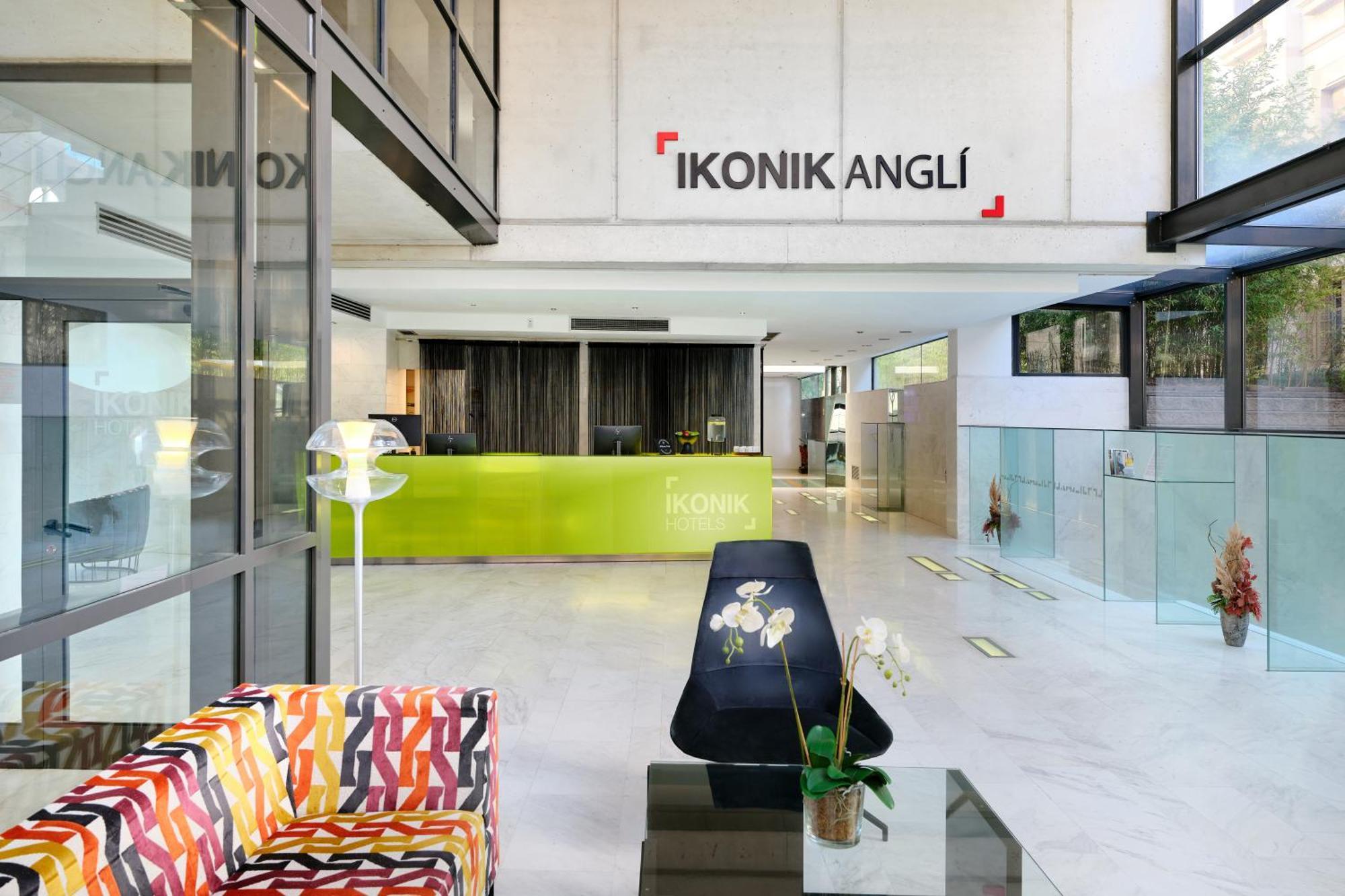 Ikonik Angli — Foto 2